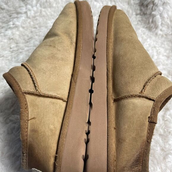 UGG Classic suede tan slippers plush wool lining and thick rubber soles Size 10 - Picture 5 of 11